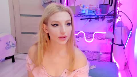 Kate online show from February 6, 2025, 3:16 am