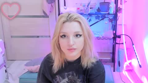 Kate online show from February 18, 2025, 2:49 am