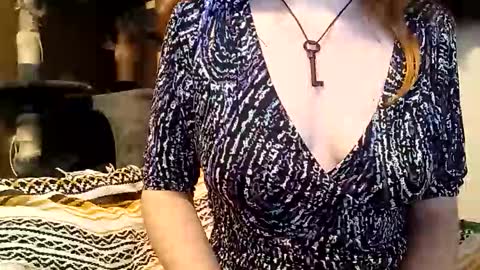 lunathepoet online show from June 11, 2026, 2:53 am