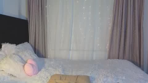 lunavelvet7 online show from February 26, 2026, 4:06 pm