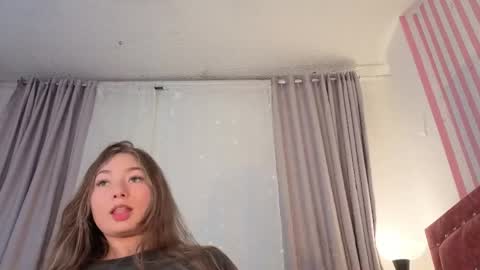 lunavelvet7 online show from May 21, 2026, 10:28 pm