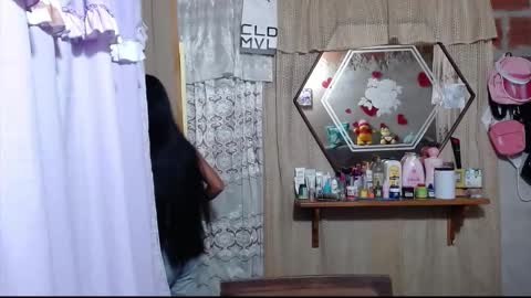 Luna online show from November 28, 2025, 10:45 pm