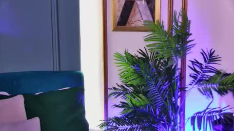 Luna online show from February 7, 2026, 5:44 am