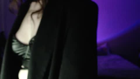 LunaXcherry online show from April 21, 2026, 6:12 pm