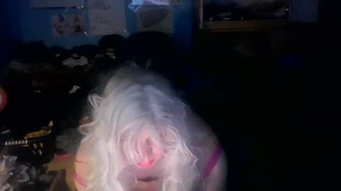 Snapshot of lunaxxxx97 chatting on May 27, 2026, 3:03 am LunaXXX online show from May 27, 2026, 3:03 am