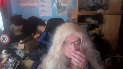 Snapshot of lunaxxxx97 chatting on June 27, 2026, 12:55 pm LunaXXX online show from June 27, 2026, 12:55 pm
