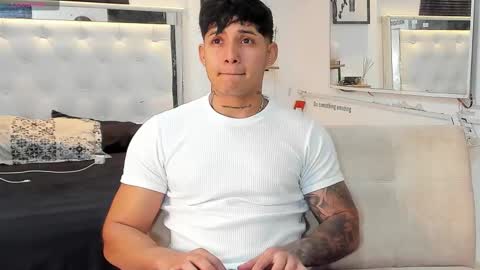 Lunay online show from November 25, 2025, 2:00 am