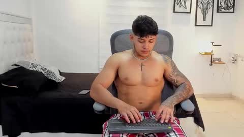 Lunay online show from January 14, 2026, 4:29 am