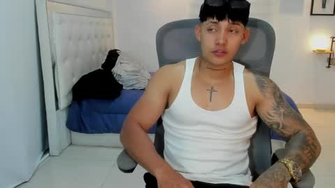 Lunay online show from April 22, 2026, 11:28 pm