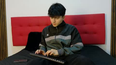lunaydream online show from April 25, 2026, 11:35 am