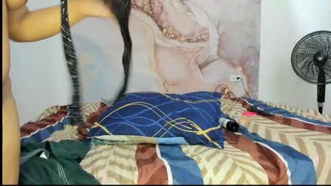 Snapshot of lunna_noir chatting on February 19, 2026, 11:34 pm lunna_noir online show from February 19, 2026, 11:34 pm