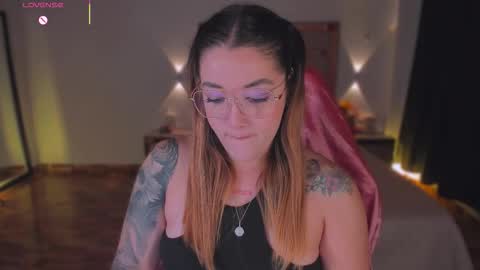 LUNA ROSE online show from December 16, 2025, 4:39 am