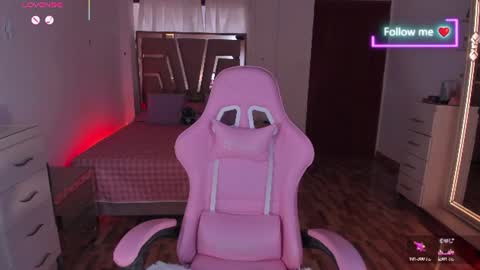 LUNA ROSE online show from July 16, 2026, 6:25 pm