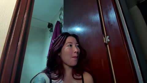 Luna online show from November 7, 2025, 10:43 pm