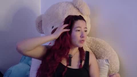 Luna online show from November 18, 2025, 3:34 am