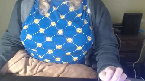 LunoviaXL online show from March 28, 2026, 6:51 pm