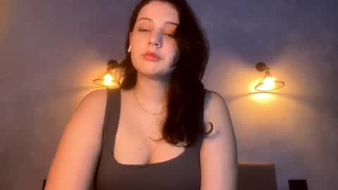 Lora online show from February 8, 2026, 8:18 am