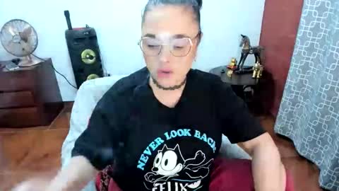 PAULINA online show from June 5, 2026, 10:59 pm