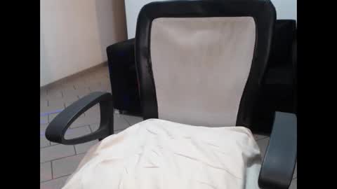 lusexyhot online show from February 27, 2025, 3:04 am