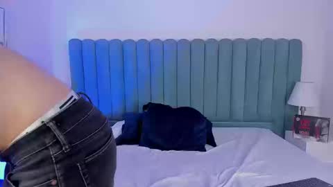 Lushian And Luna online show from September 19, 2025, 5:02 pm