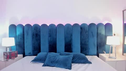 Lushian And Luna online show from February 5, 2026, 5:39 pm