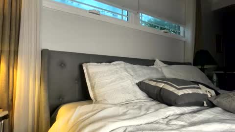 SHOWS ALL MONDAY WEDNESDAYFRIDAYSATURDAY  IN THE MORNING online show from November 16, 2025, 9:53 pm