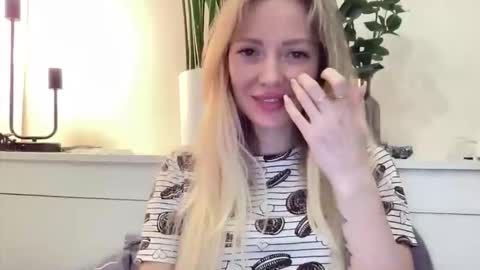 lusiluv online show from February 7, 2026, 9:29 pm