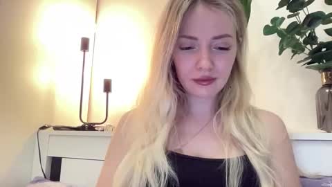 lusiluv online show from February 9, 2026, 6:56 pm