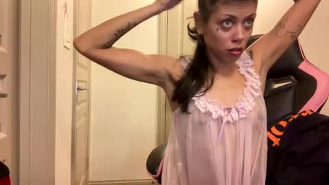 LOLA online show from December 7, 2024, 7:49 am