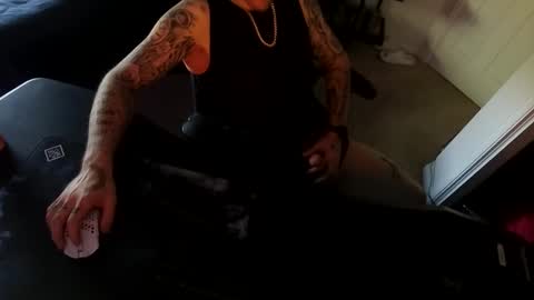 lustful17x online show from June 6, 2026, 12:43 pm