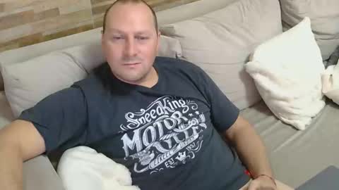 lustonfan online show from May 26, 2026, 12:45 pm