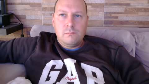lustonfan online show from June 19, 2026, 11:58 am