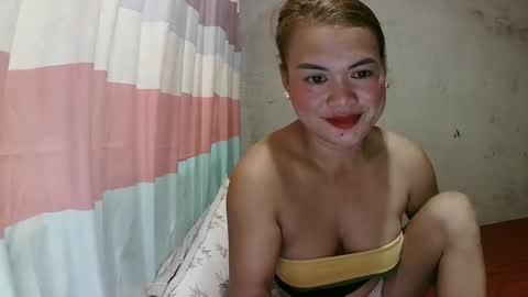 Flora Mae online show from October 4, 2025, 3:04 am