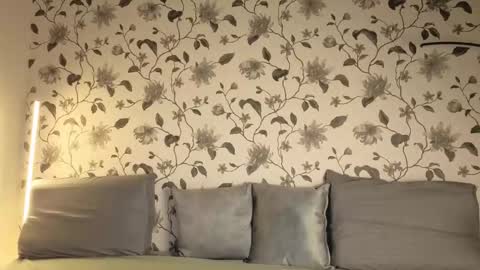 Snapshot of lustyaura chatting on December 22, 2025, 4:42 am Aura online show from December 22, 2025, 4:42 am