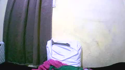 lutchia online show from October 6, 2025, 6:49 pm