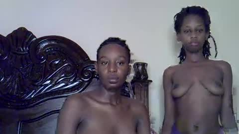 lutino_lovebirds online show from March 21, 2026, 4:28 am