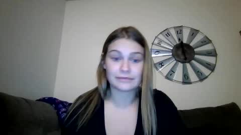 Luucy Lane online show from April 25, 2026, 9:12 pm