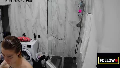 luuvteam online show from November 4, 2025, 8:24 am