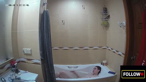 luuvteam online show from November 6, 2025, 8:32 pm