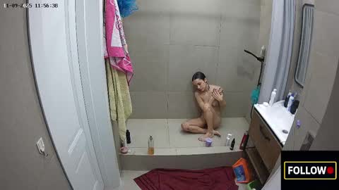 luuvteam online show from November 9, 2025, 8:56 am