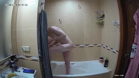 luuvteam online show from November 10, 2025, 7:46 pm