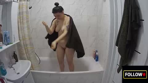 luuvteam online show from December 3, 2025, 8:18 pm