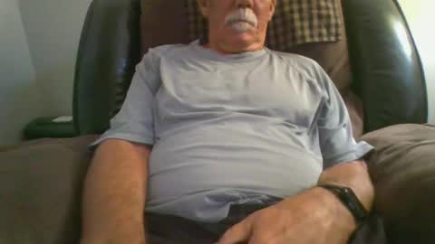 luv269er online show from February 5, 2025, 7:10 pm