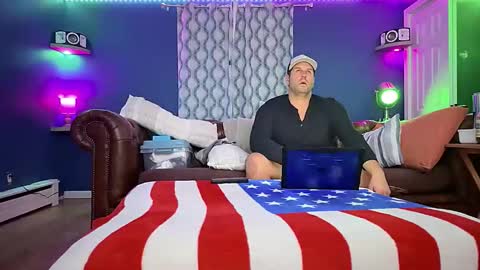 Snapshot of luv2watch1980 chatting on November 12, 2025, 9:53 am luv2watch1980 online show from November 12, 2025, 9:53 am