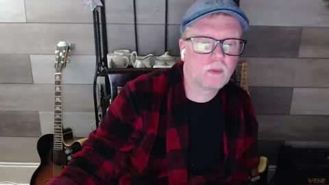 luvbunde online show from February 21, 2026, 6:47 am