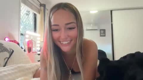 Livvyy online show from December 15, 2025, 10:47 pm