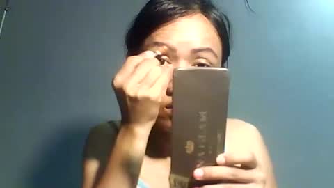 Bee Bee online show from March 20, 2026, 7:41 pm