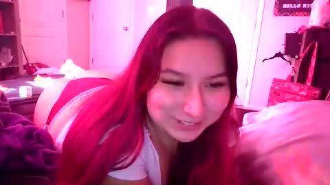 Snapshot of luvvespie chatting on November 27, 2025, 6:21 pm luvvespie online show from November 27, 2025, 6:21 pm