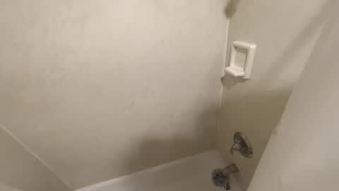 Snapshot of luvvlee chatting on May 13, 2026, 9:33 pm luvvlee online show from May 13, 2026, 9:33 pm