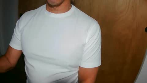 luvzjerkingoff online show from December 19, 2024, 2:46 pm